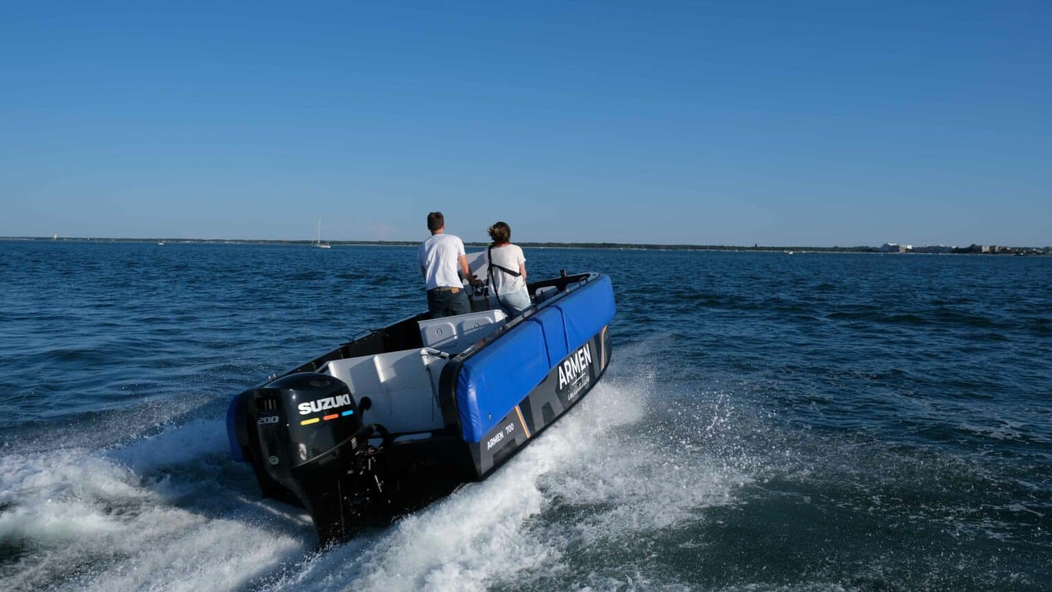 ARMEN 700 Bateau en Polyéthilène